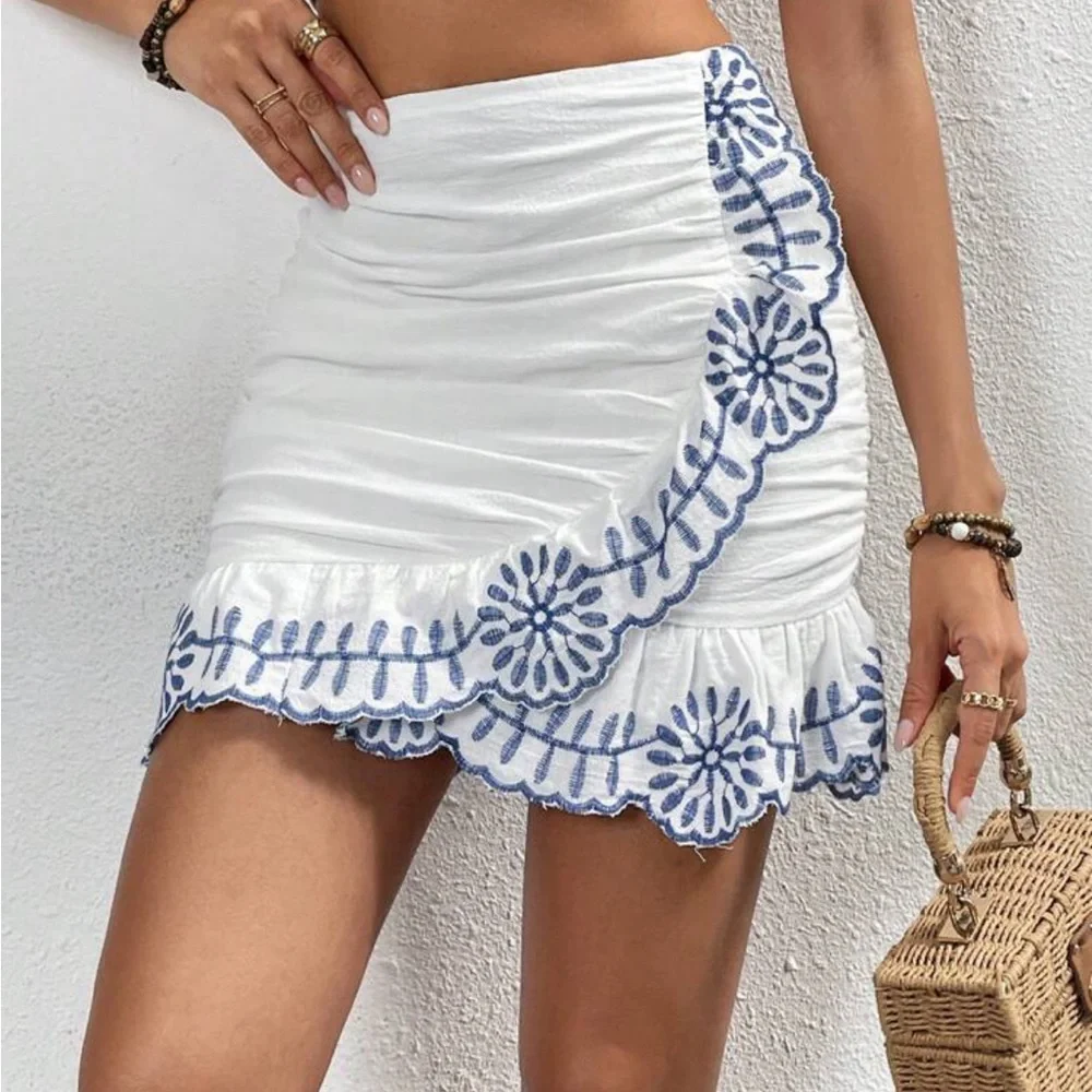 Boho Floral Embroidered Ruffle Trim Ruched Mini Skirt White - Picture 7 of 7
